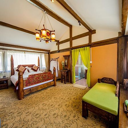 Old Tree Boutique Guesthouse Ліцзян Екстер'єр фото