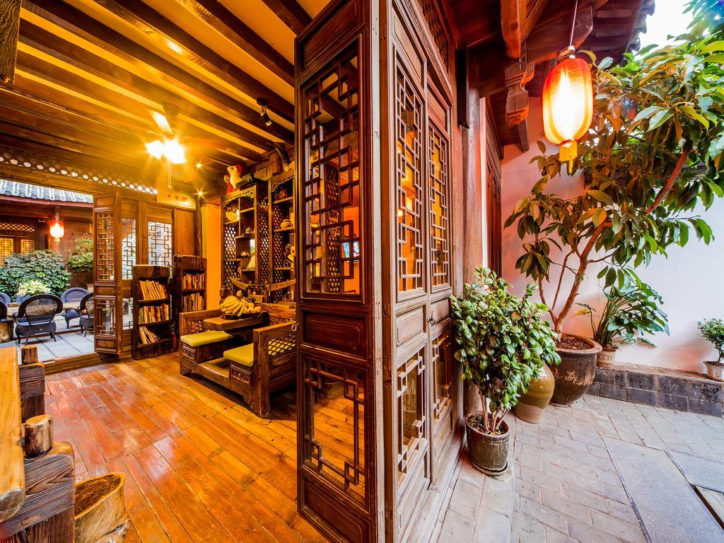 Old Tree Boutique Guesthouse Ліцзян Екстер'єр фото