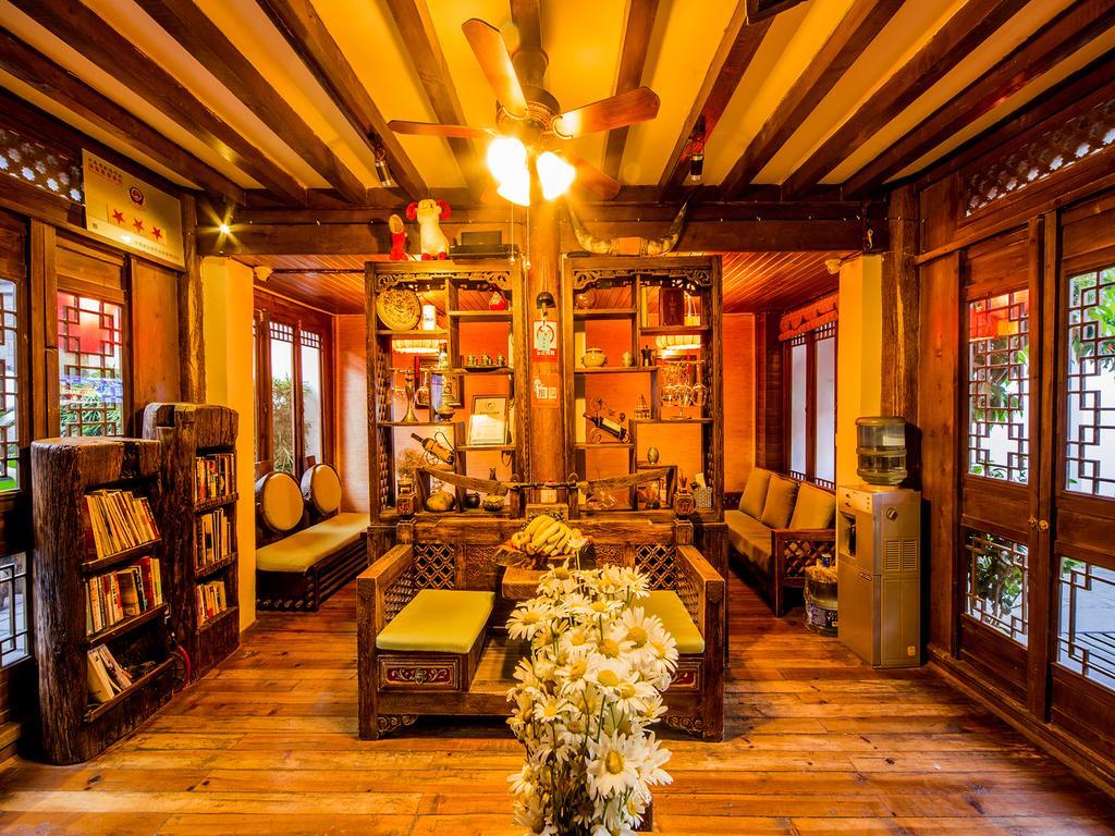 Old Tree Boutique Guesthouse Ліцзян Екстер'єр фото