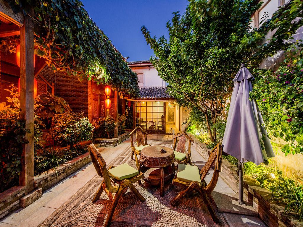 Old Tree Boutique Guesthouse Ліцзян Екстер'єр фото
