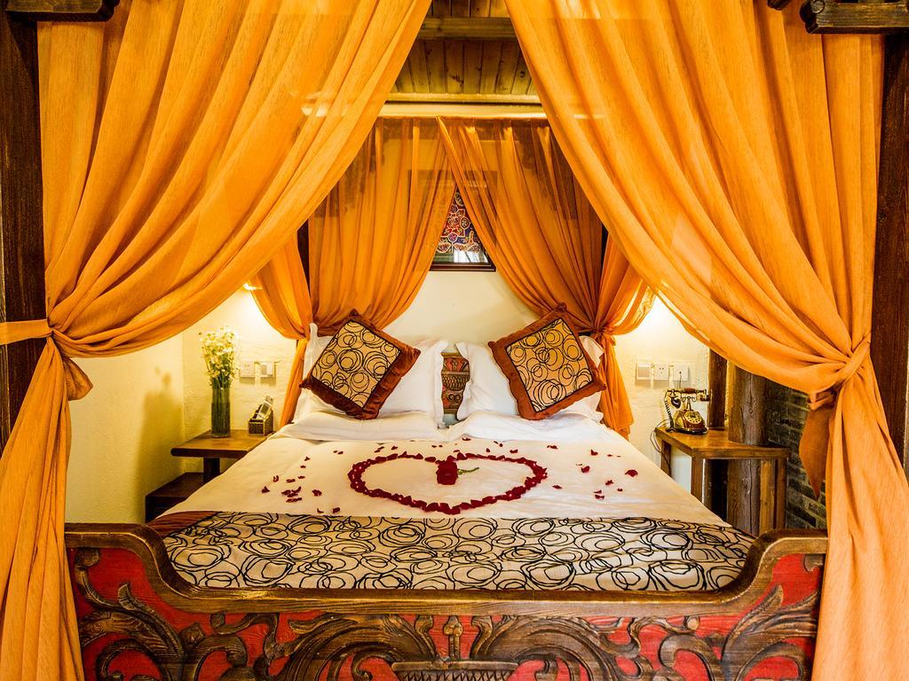 Old Tree Boutique Guesthouse Ліцзян Екстер'єр фото