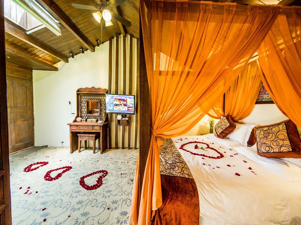 Old Tree Boutique Guesthouse Ліцзян Екстер'єр фото