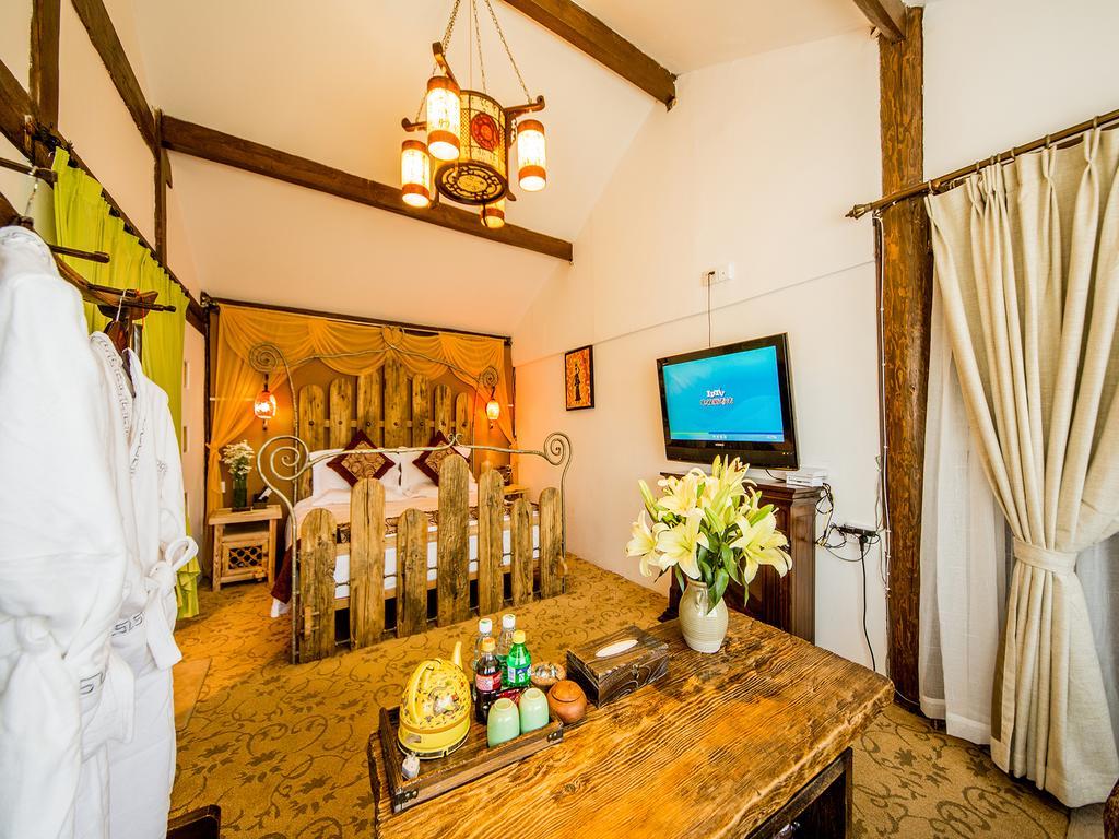 Old Tree Boutique Guesthouse Ліцзян Екстер'єр фото